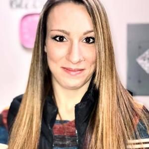 Meet your Posher, Leanna